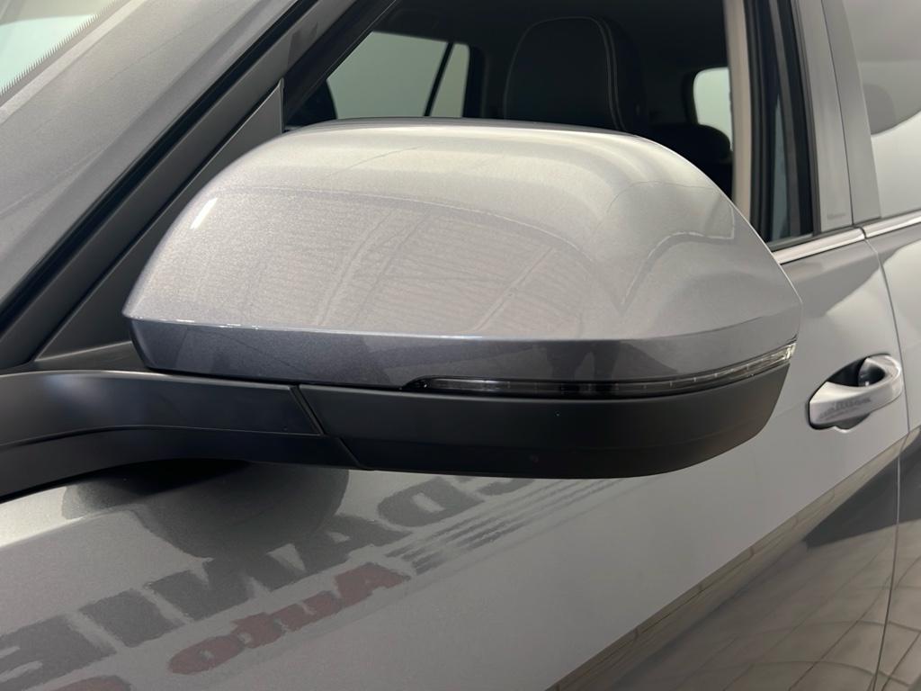 2025 Volkswagen Atlas SE photo 4