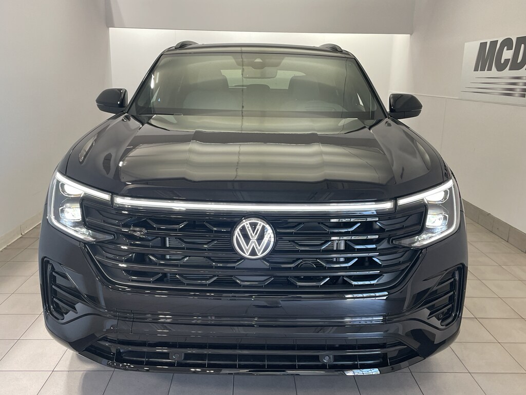 2026 Volkswagen Atlas Cross Sport SEL R-Line photo 3