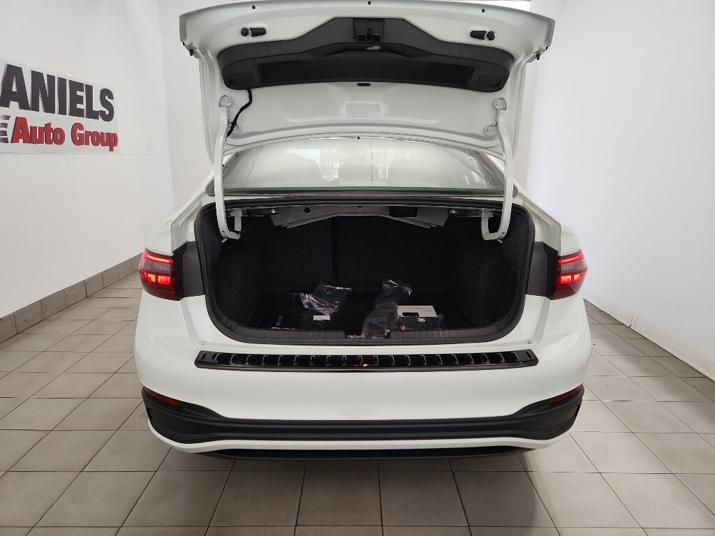 2026 Volkswagen Jetta Sport - Photo 32