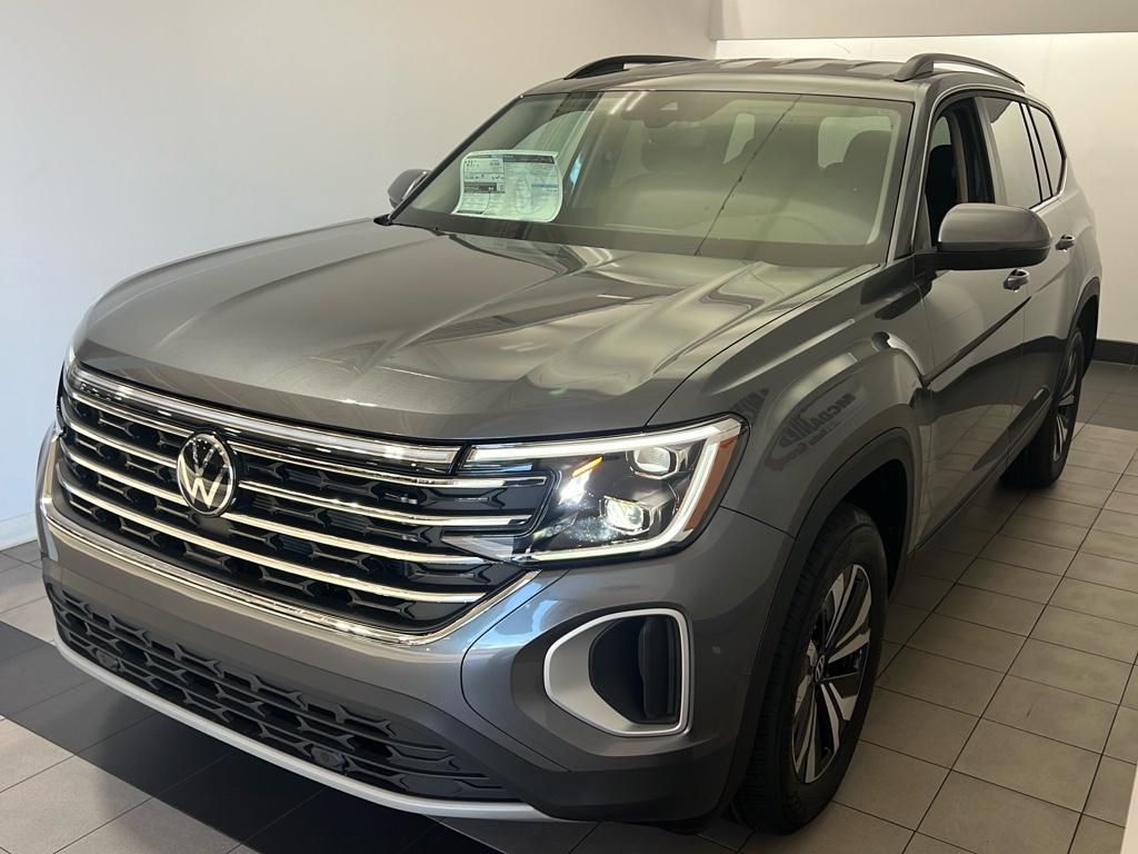 2025 Volkswagen Atlas SE photo 3
