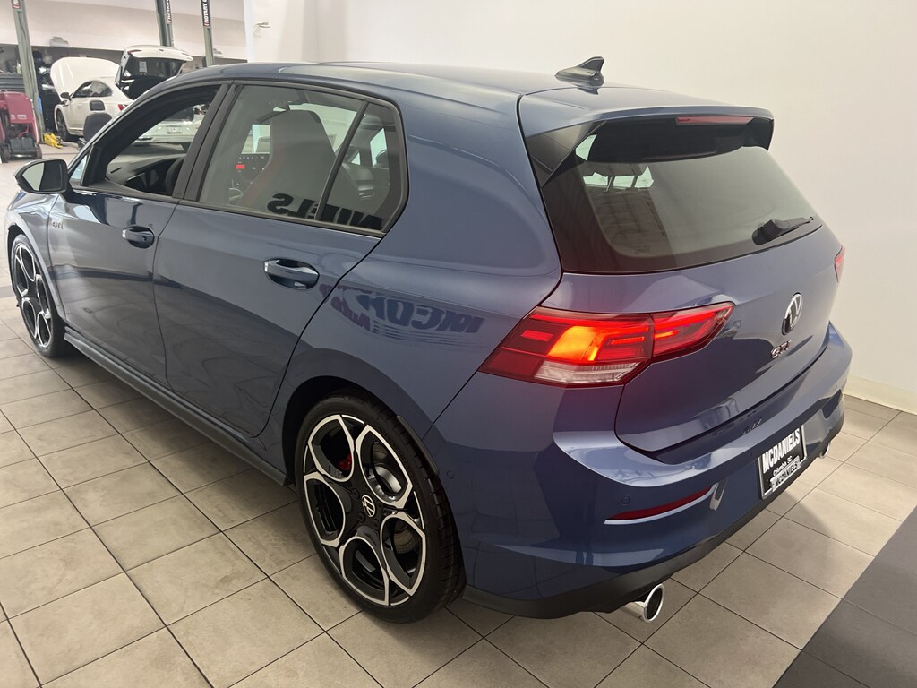 2025 Volkswagen Golf GTI Autobahn photo 4
