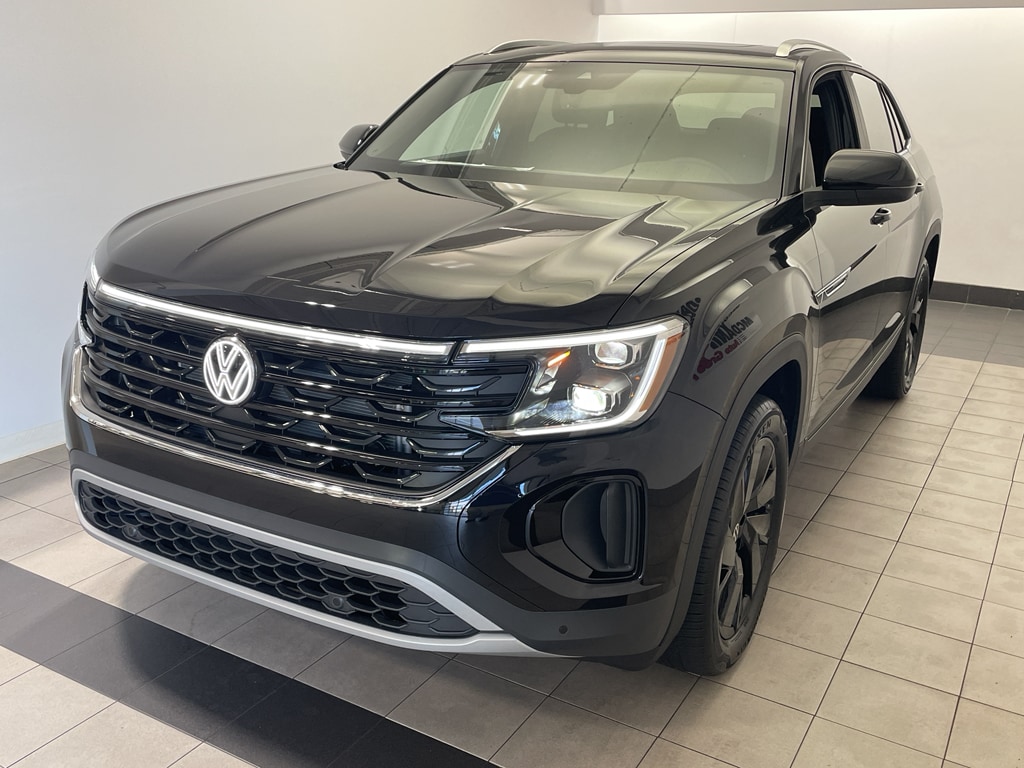 New 2026 Volkswagen Atlas Cross Sport 2.0T SE w/Technology SUV