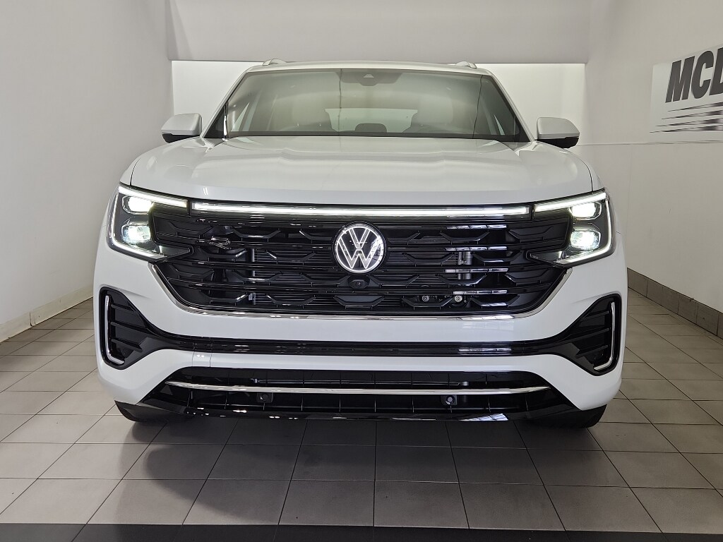 2026 Volkswagen Atlas Cross Sport SEL Premium R-Line photo 3
