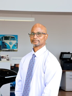 Staff member Richard Betts from ID_910e568d0178