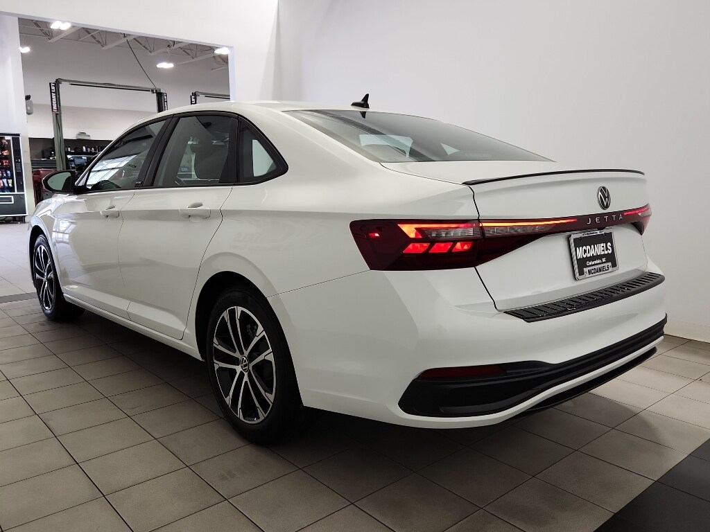 2026 Volkswagen Jetta Sport - Photo 6