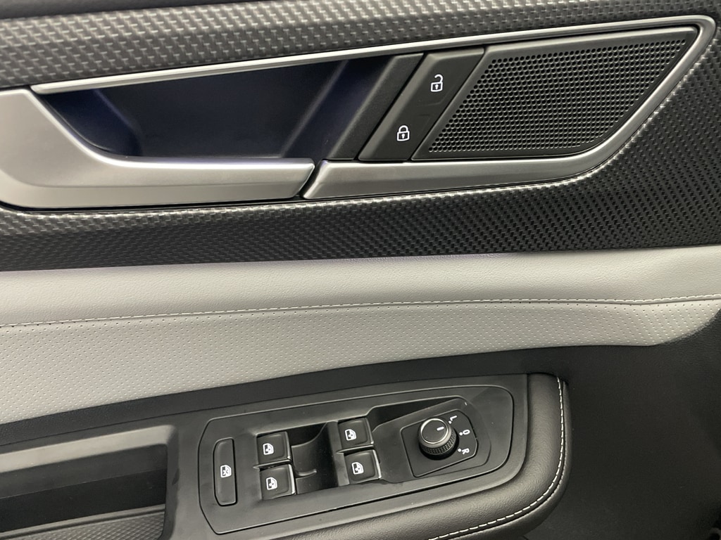 2026 Volkswagen Atlas Cross Sport SEL R-LINE - Photo 11