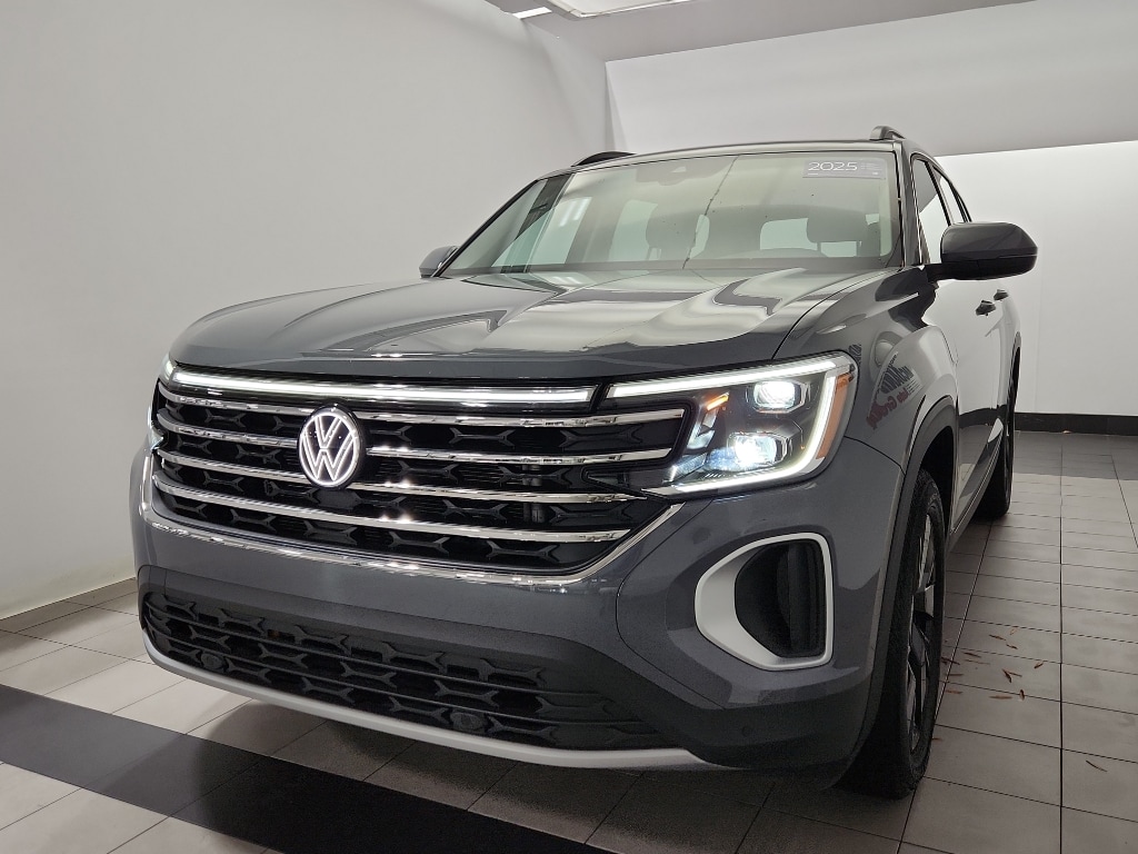 Used 2025 Volkswagen Atlas 2.0T SE w/Technology Sport Utility