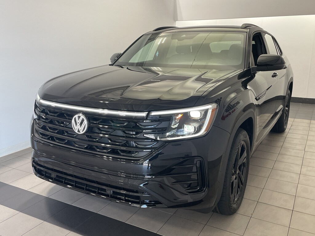 2026 Volkswagen Atlas Cross Sport SEL R-Line photo 2