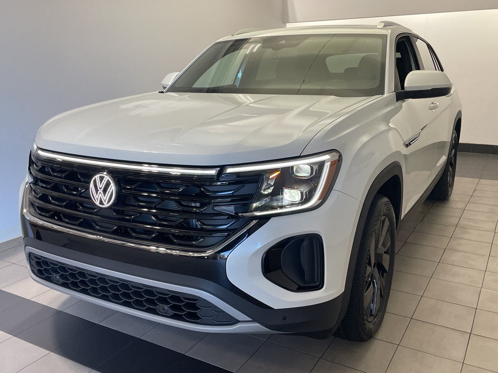 New 2026 Volkswagen Atlas Cross Sport 2.0T SE w/Technology SUV