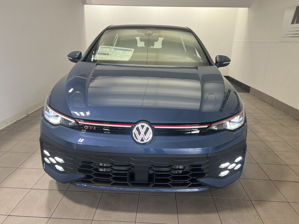2025 Volkswagen Golf GTI Autobahn photo 2