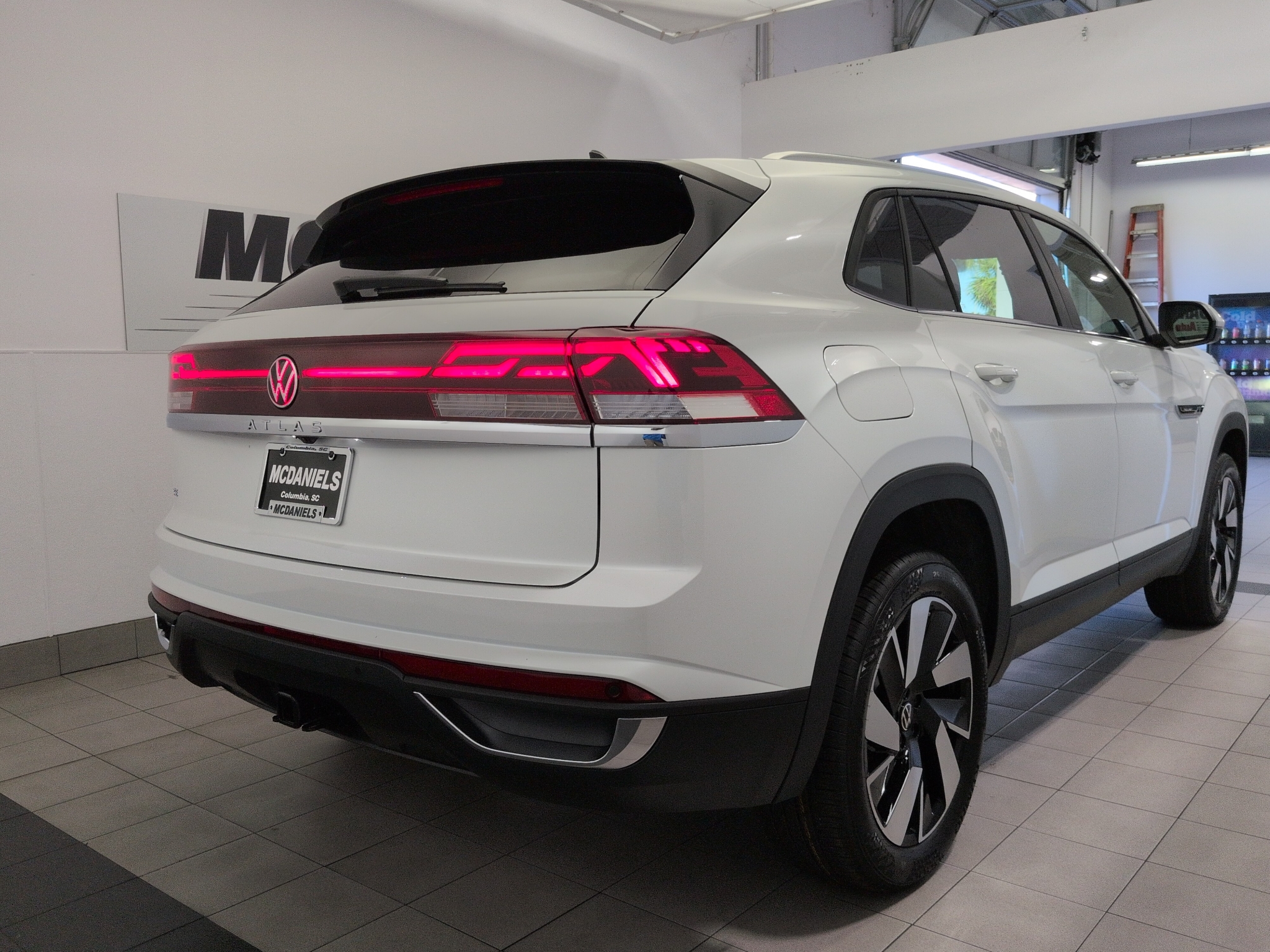 New 2026 Volkswagen Atlas Cross Sport 2.0T SE w/Technology SUV