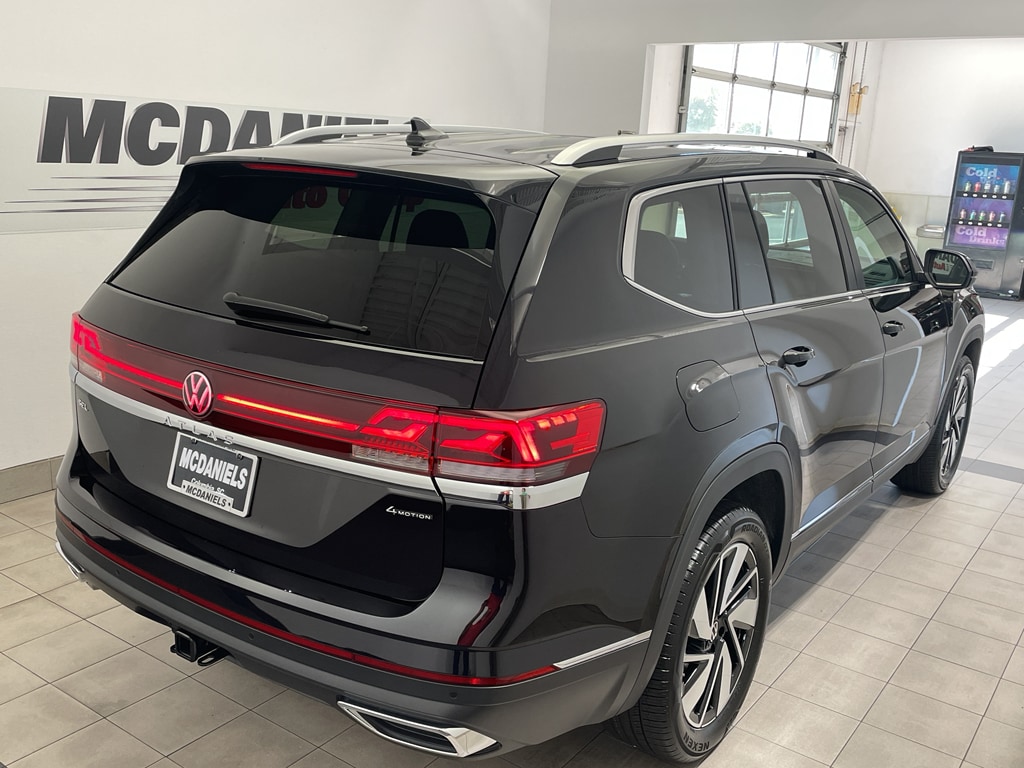 2026 Volkswagen Atlas SEL photo 4