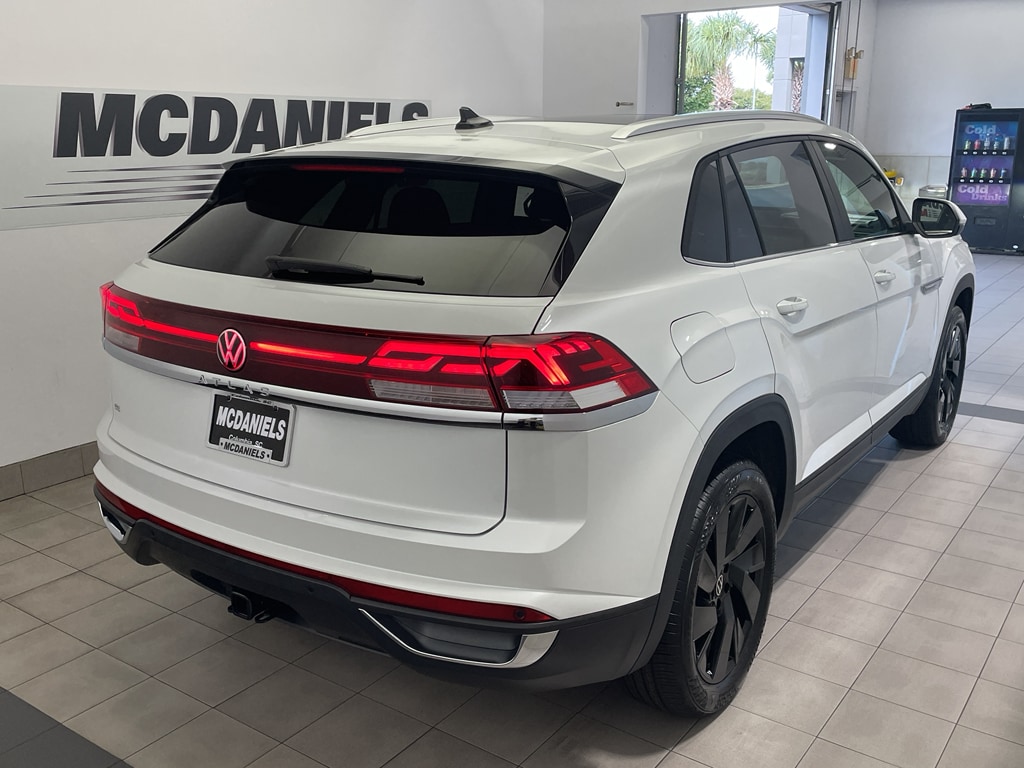 New 2026 Volkswagen Atlas Cross Sport 2.0T SE w/Technology SUV
