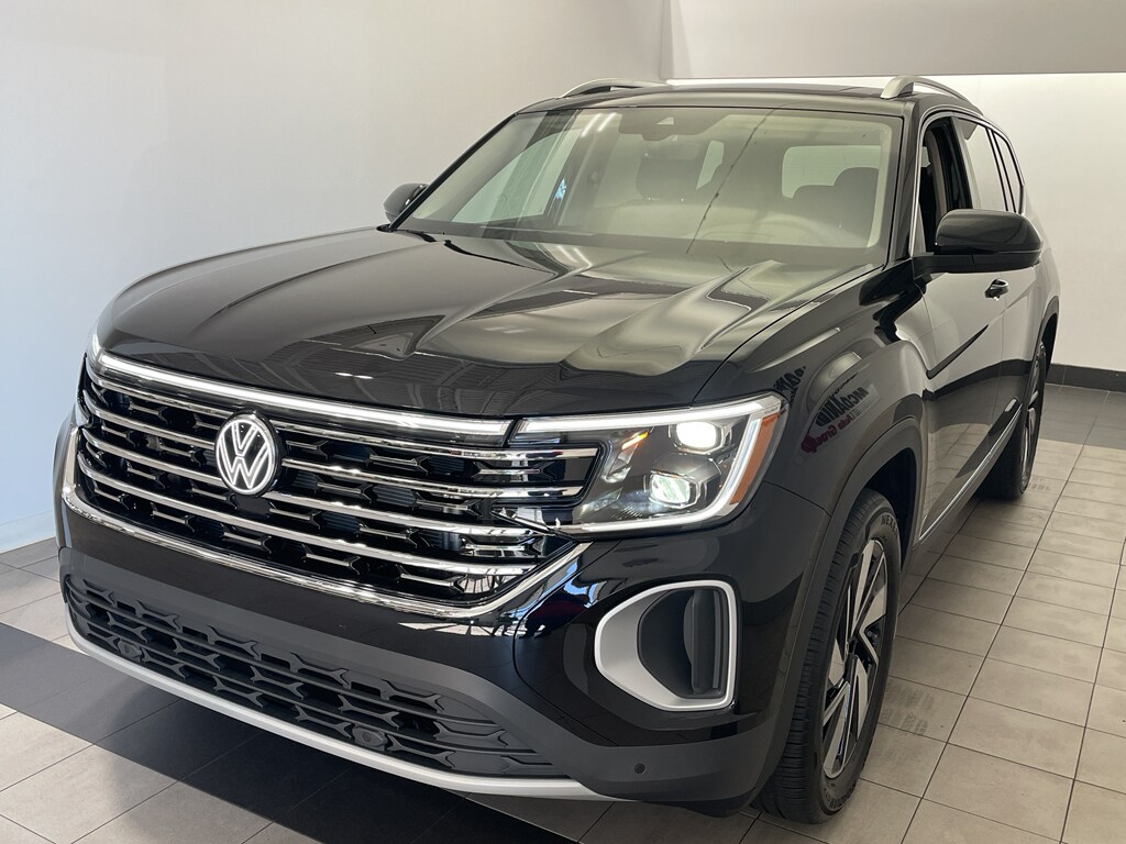 2026 Volkswagen Atlas SEL photo 2