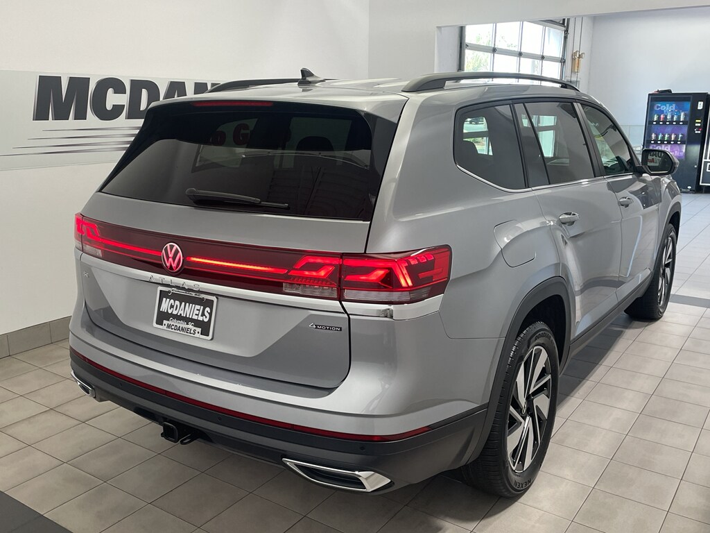 2026 Volkswagen Atlas SE Technology photo 3
