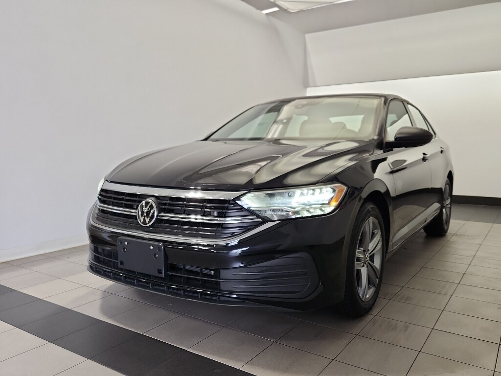 Used 2024 Volkswagen Jetta SE Sedan