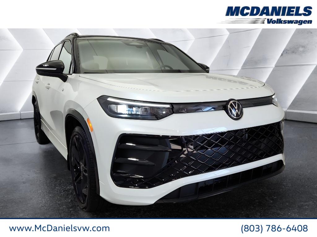 2026 Volkswagen Tiguan SE R-LINE BLACK's photo