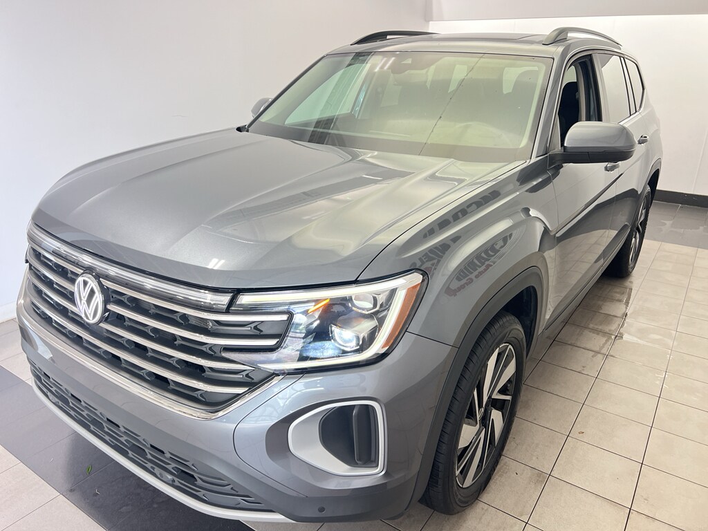 Used 2024 Volkswagen Atlas 2.0T SE w/Technology Sport Utility