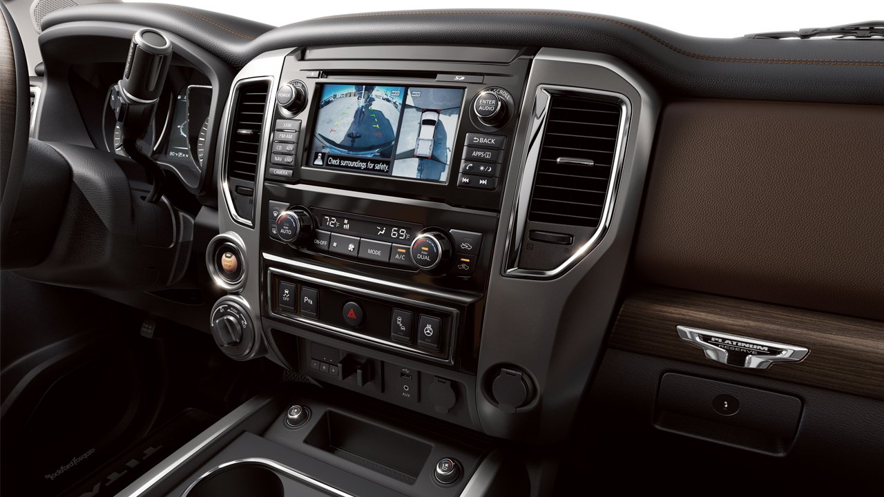 2017-nissan-titan-console-navigation-system-large.jpg