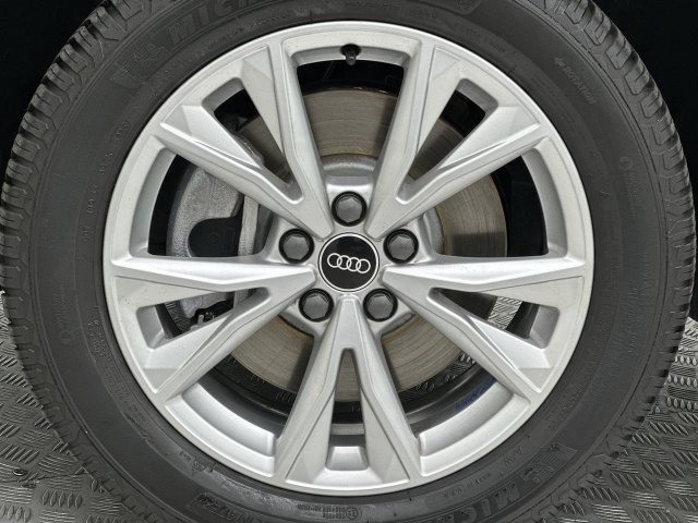 2021 Audi Q3 45 S LINE PREMIUM SUV Slide 9