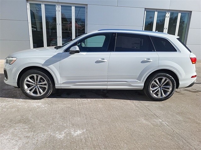2025 Audi Q7 Premium Plus photo 2