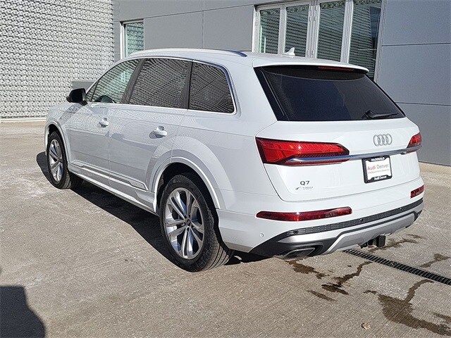 2025 Audi Q7 Premium Plus photo 3