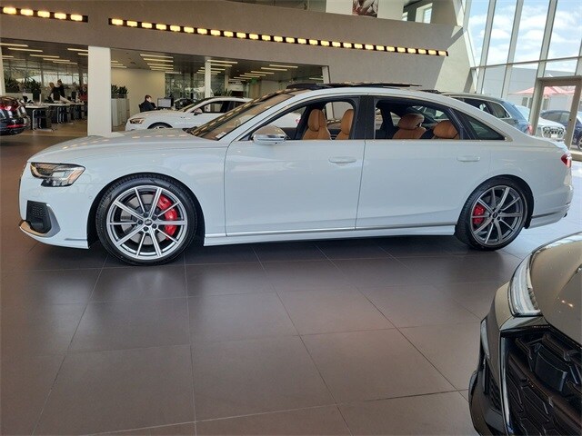 2025 Audi S8 4.0T photo 2