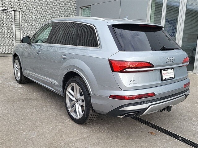 2025 Audi Q7 Premium Plus photo 3