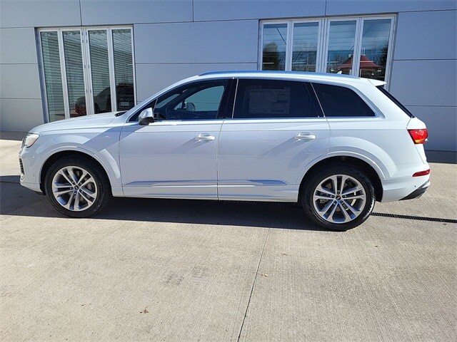 2025 Audi Q7 Premium Plus photo 2