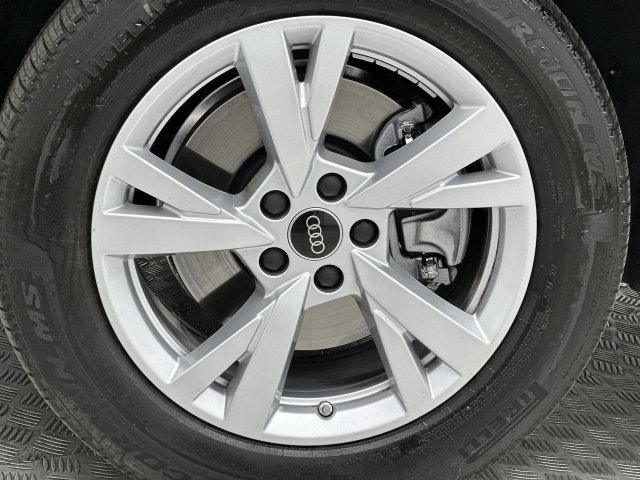 2025 Audi Q5 2.0T PREMIUM PLUS SUV Slide 9
