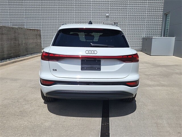 2025 Audi Q6 E-tron Premium Plus photo 4