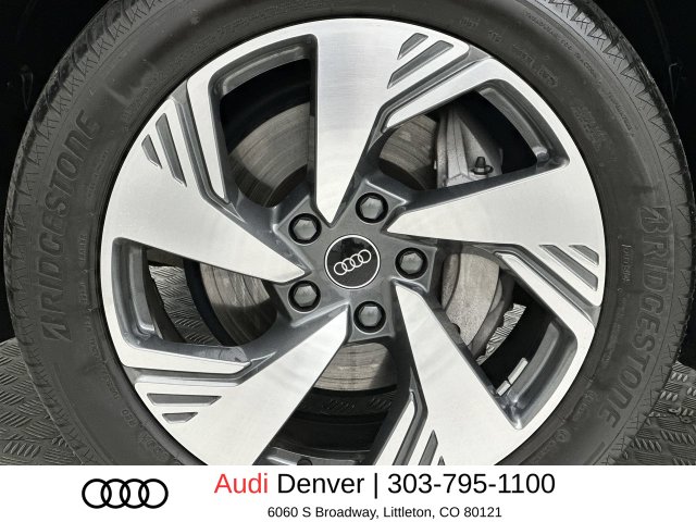 2025 Audi Q6 e-tron PREMIUM SUV Slide 9