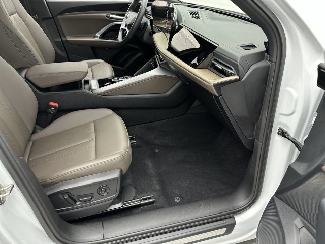 2025 Audi Q5 2.0T PREMIUM PLUS SUV Slide 23