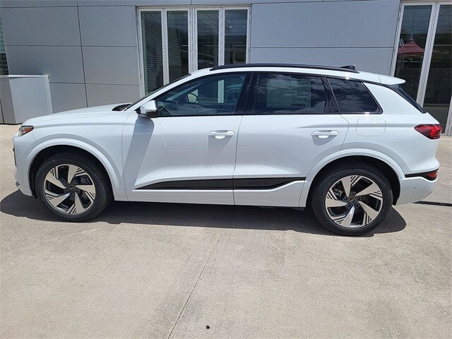 2025 Audi Q6 E-tron Premium Plus photo 2