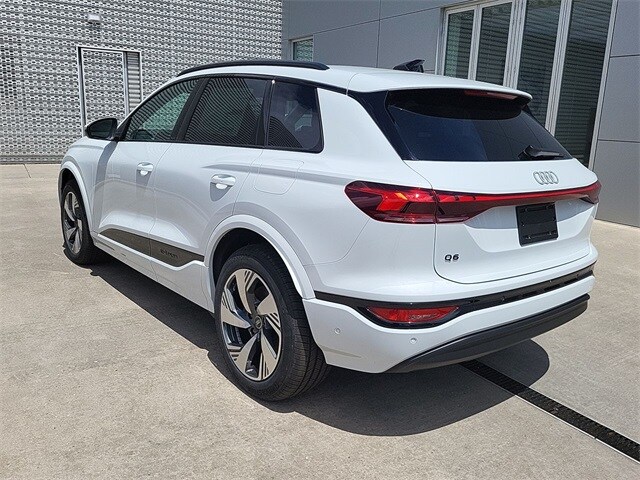 2025 Audi Q6 E-tron Premium Plus photo 3