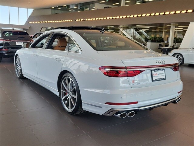 2025 Audi S8 4.0T photo 3