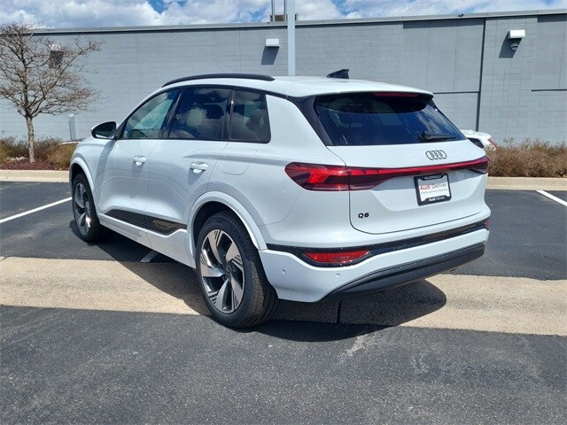 2025 Audi Q6 E-tron Premium Plus photo 3