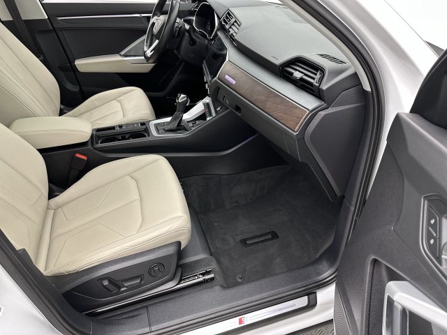 2021 Audi Q3 45 S LINE PREMIUM SUV Slide 24