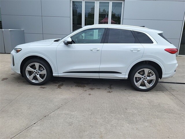 2025 Audi Q5 Premium Plus photo 2