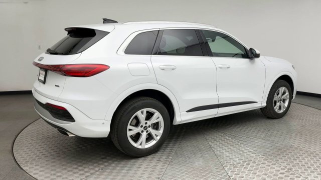 2025 Audi Q5 2.0T PREMIUM PLUS SUV Slide 1