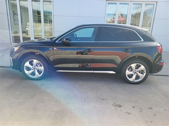 2025 Audi Q5 S line Premium Plus photo 2