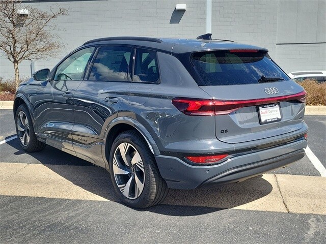 2025 Audi Q6 E-tron Premium Plus photo 3