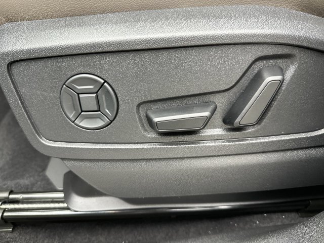 2025 Audi Q5 2.0T PREMIUM PLUS SUV Slide 11