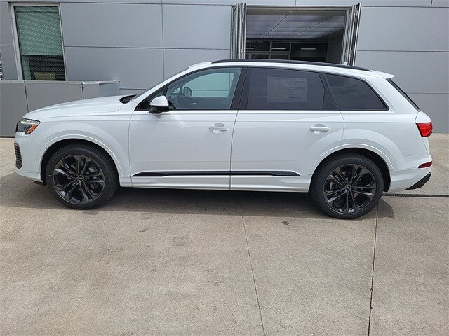 2025 Audi Q7 Premium Plus photo 2