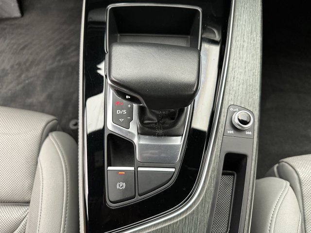 2021 Audi A4 45 S LINE PREMIUM 4dr Car Slide 19