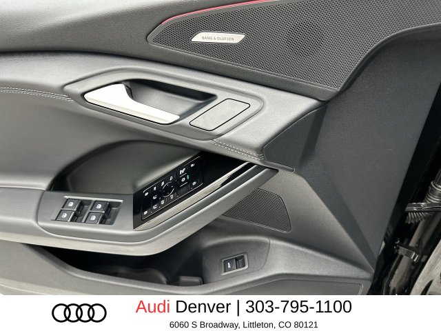 2025 Audi Q6 e-tron PREMIUM SUV Slide 12