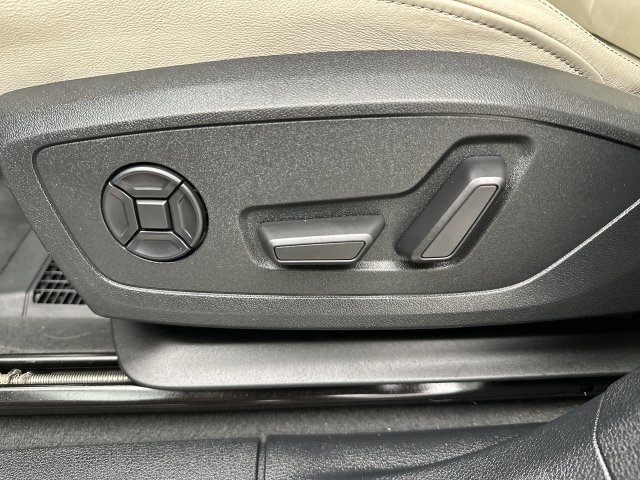2021 Audi Q3 45 S LINE PREMIUM SUV Slide 11