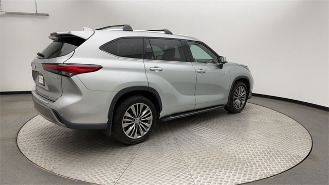 Used 2021 Toyota Highlander Platinum with VIN 5TDEBRCH3MS028058 for sale in Littleton, CO