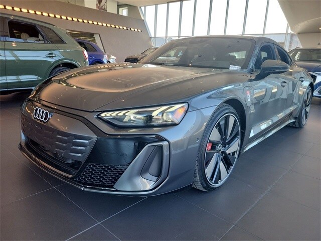 2025 Audi e-tron GT Premium Plus photo 2