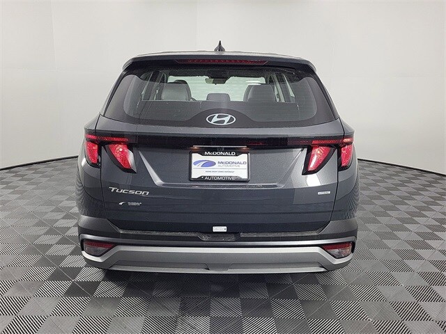 2025 Hyundai Tucson SE photo 4